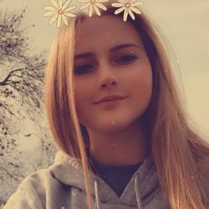 Meet your Posher, Chloe